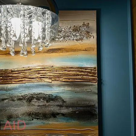 V68 Design - Hostaid