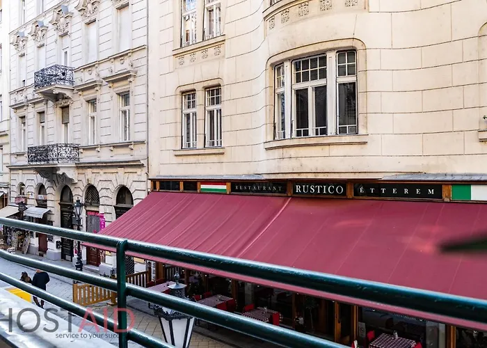 V68 Design - Hostaid Apartament