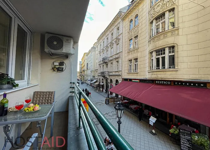 V68 Design - Hostaid * Budapesta