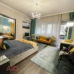 V68 Design - Hostaid Budapeszt