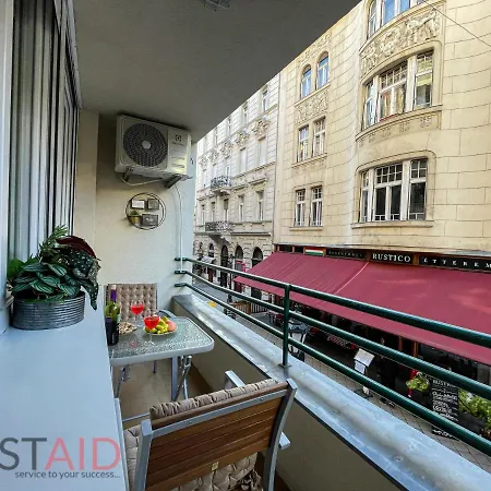 V68 Design - Hostaid Budapest