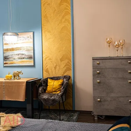 V68 Design - Hostaid Apartment *