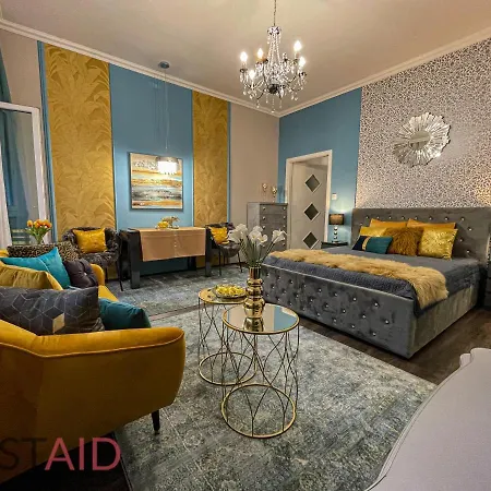 V68 Design - Hostaid Budapest